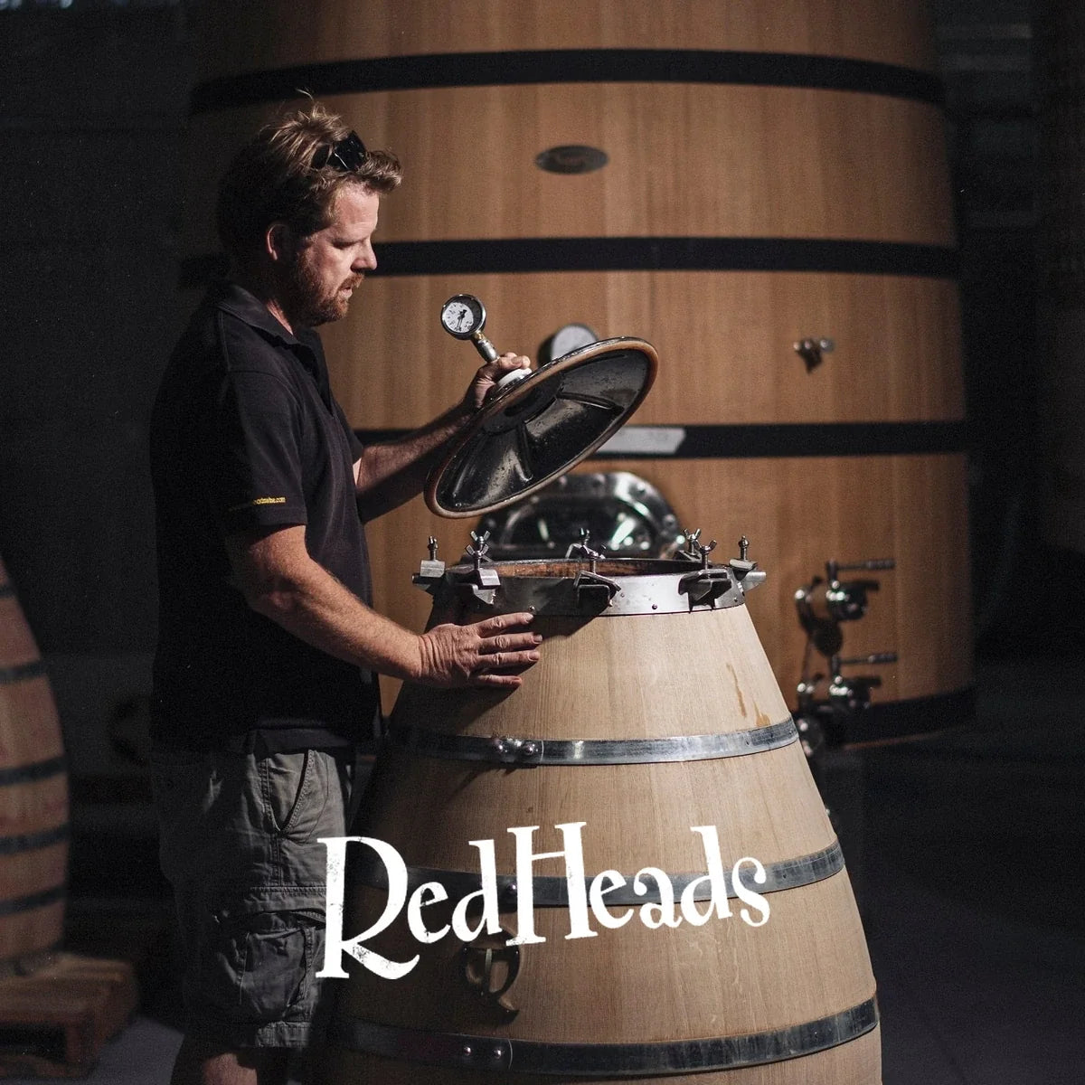 Red Heads wijnhuis met logo