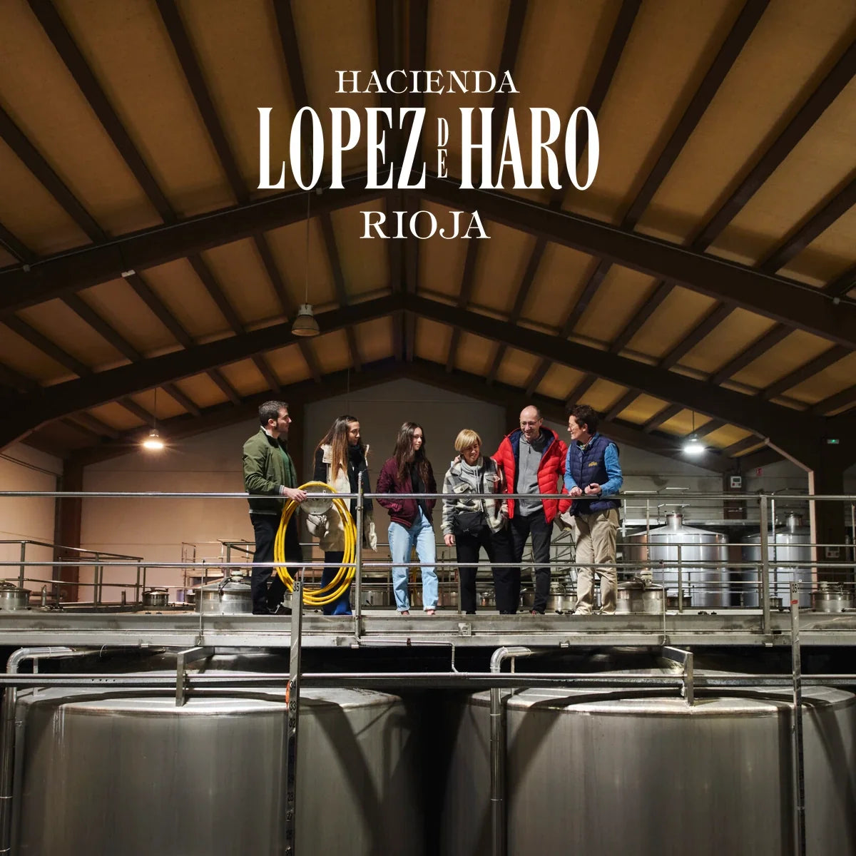 Lopez Haro — sfeerfoto met officieel logo