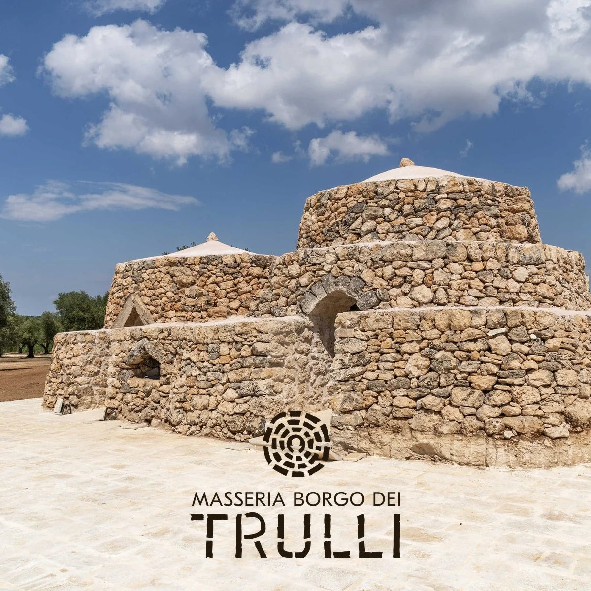 Masseria Borgo dei Trulli — sfeerfoto met logo