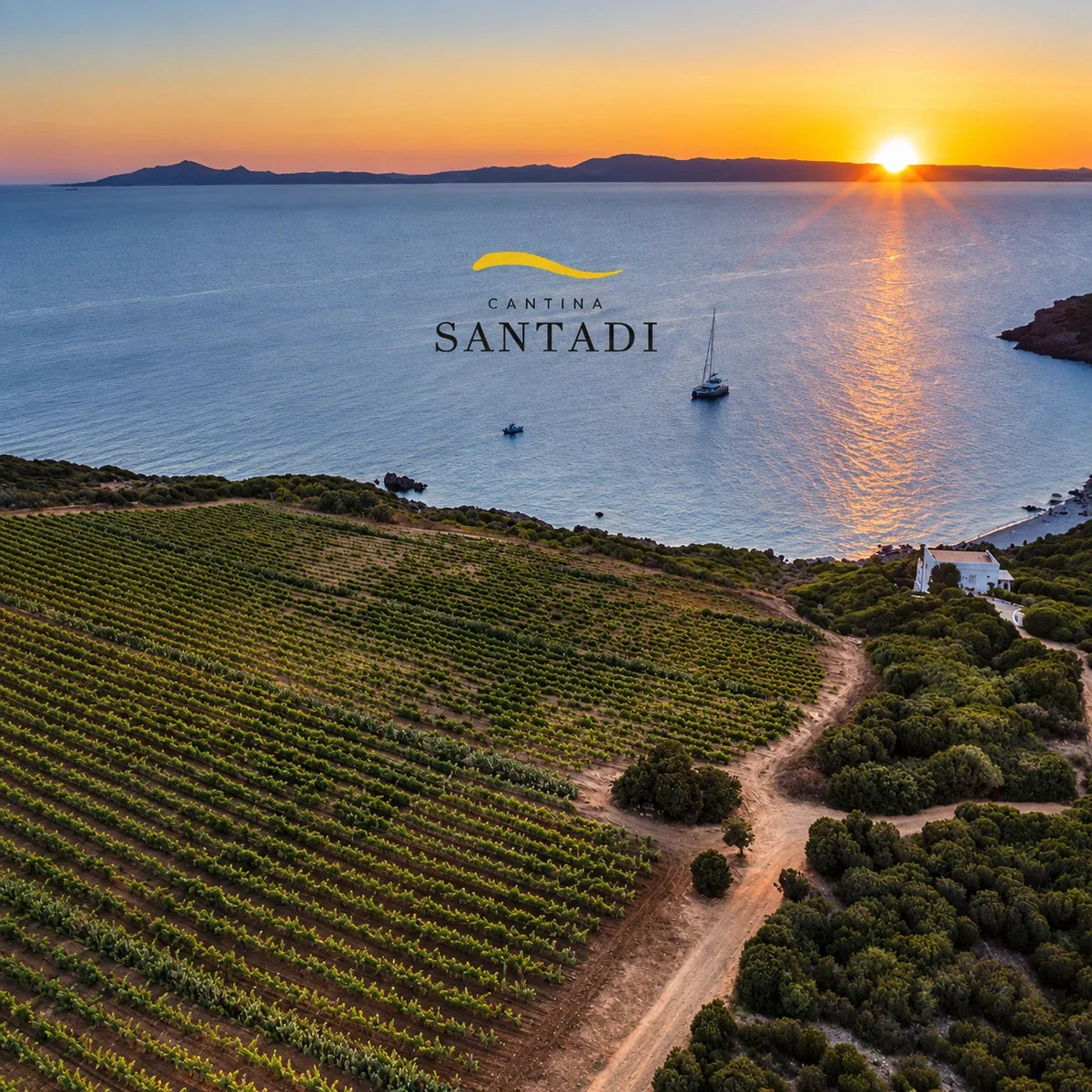 Santadi, sfeerfoto met logo