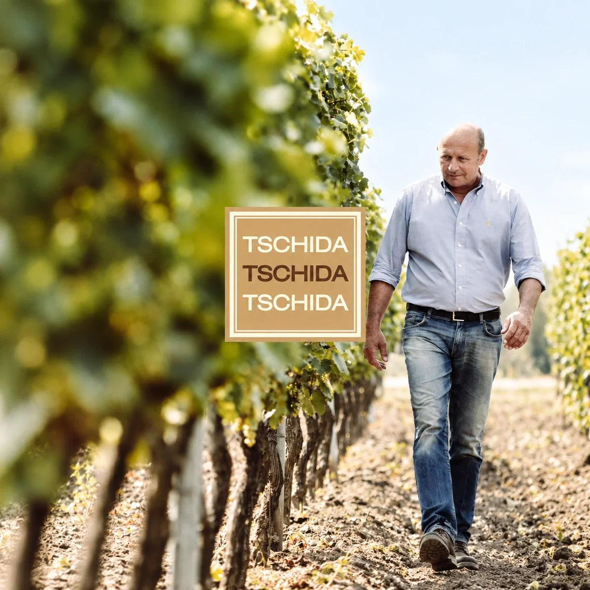 Tschida, sfeerfoto met logo